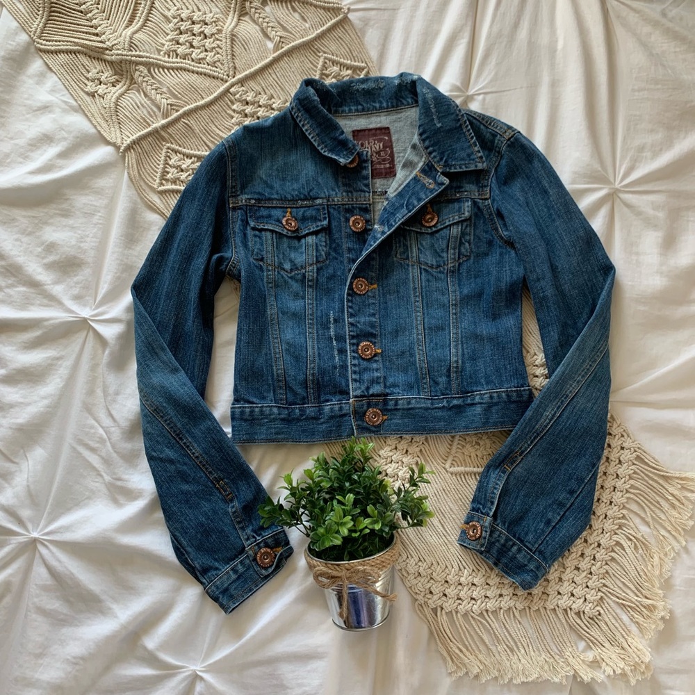 Cropped Jean Jacket 🌠